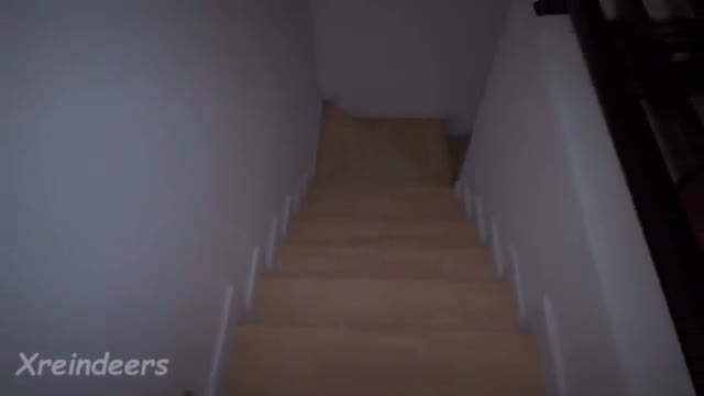 Ngentot Adik Tiri Toge di Tangga Sampai Crot di Muka